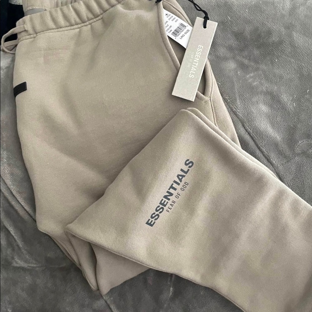 ESSENTIALS FEAR OF GOD SWEAT PANTS